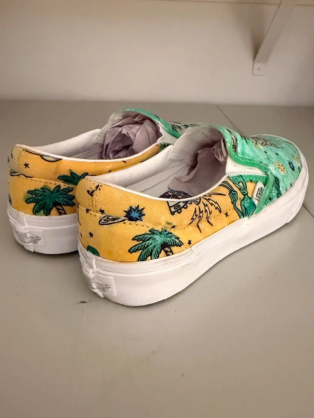 Vans Classic Slip - On Shoes Unidentified U-Paint Aliens UFOs Men 7 Women 8.5